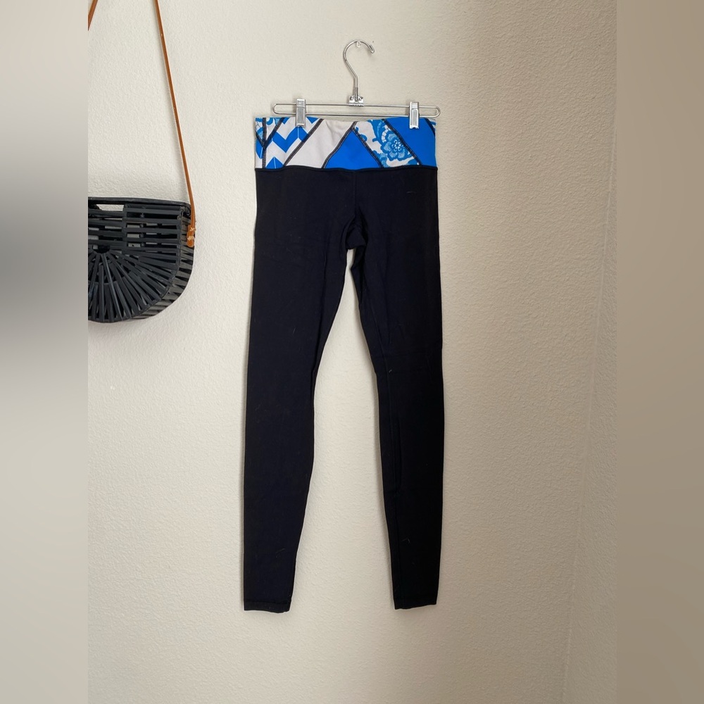 Lululemon Black / Wee Stripe White Porcelaine / Beachy Floral W Leggings, Size 6